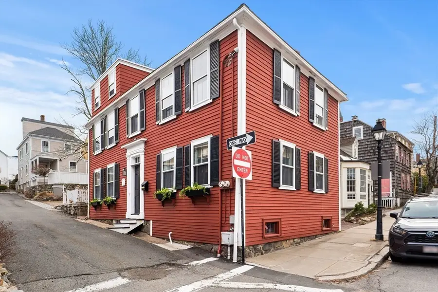 1 Mason St #2, Marblehead, MA 01945 - #3
