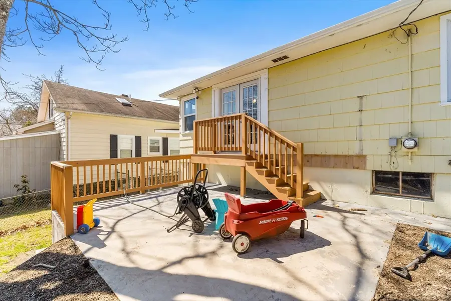 17 Vineyard St, Worcester, MA 01603 - #2