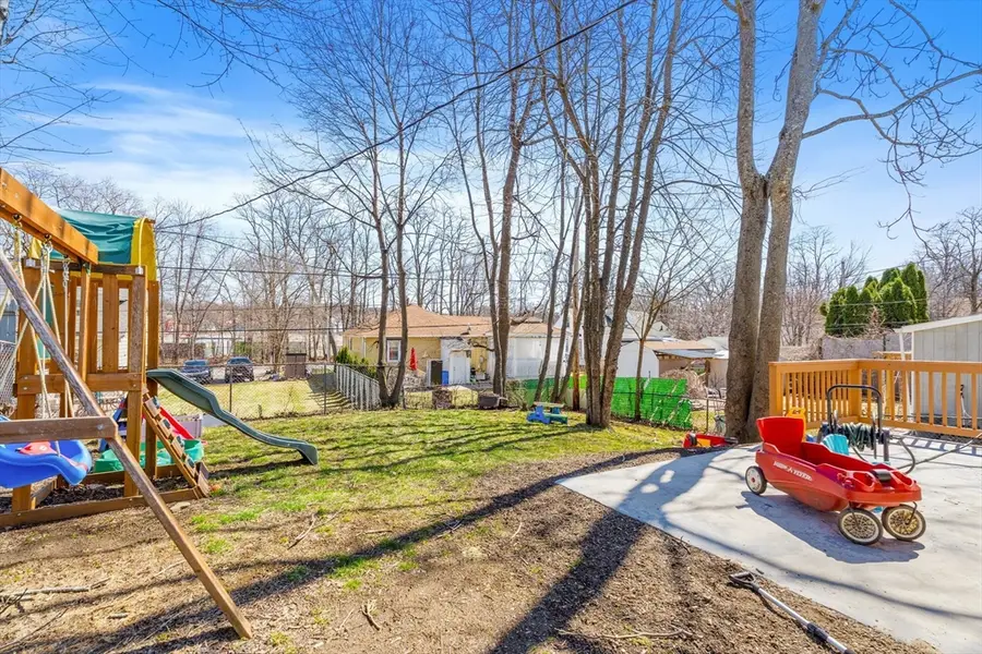 17 Vineyard St, Worcester, MA 01603 - #3