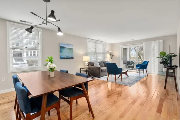 25 Holly Ln #1D, Brookline, MA 02467