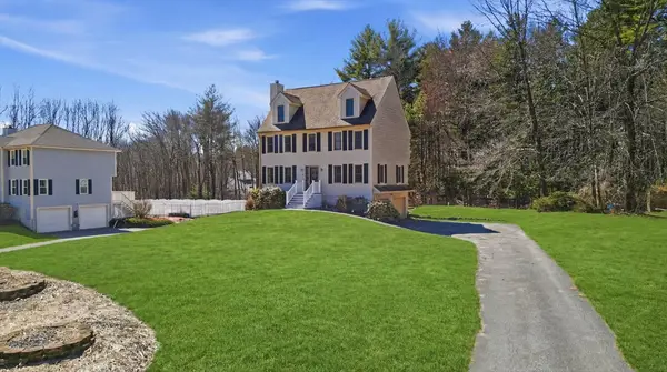 12 Hammond Farm Rd, Haverhill, MA 01832