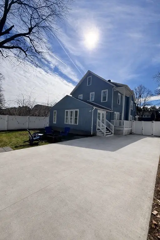 61-63 Eloise St, Springfield, MA 01105 - #3