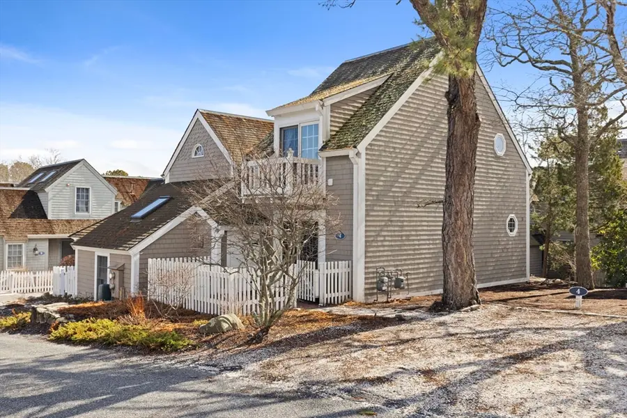 4 Hyannis Point Rd #4, Mashpee, MA 02649 - #3
