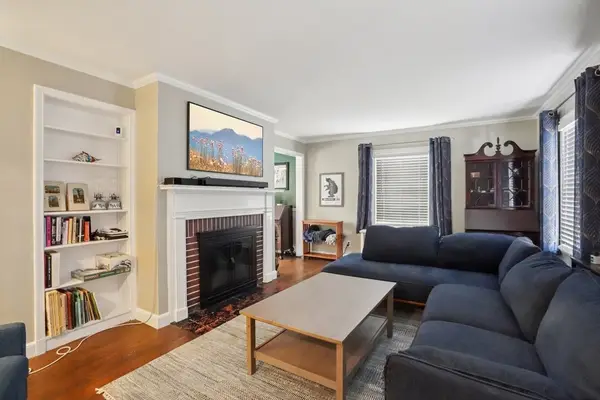 2 Saxon Rd, Worcester, MA 01602