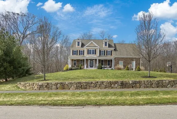 20 Hunters Ridge Way, Hopkinton, MA 01748