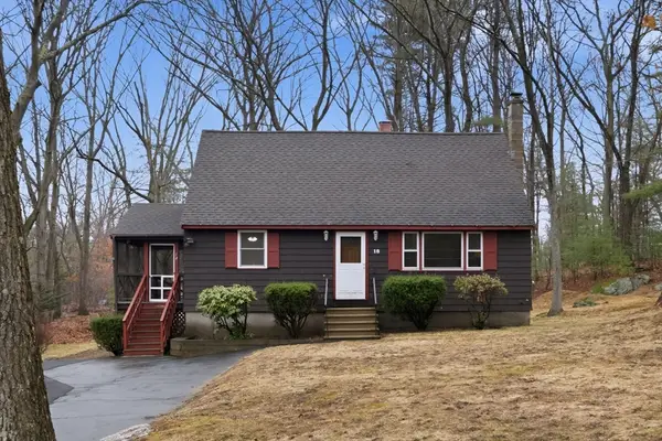 18 Moosewood St, Billerica, MA 01821