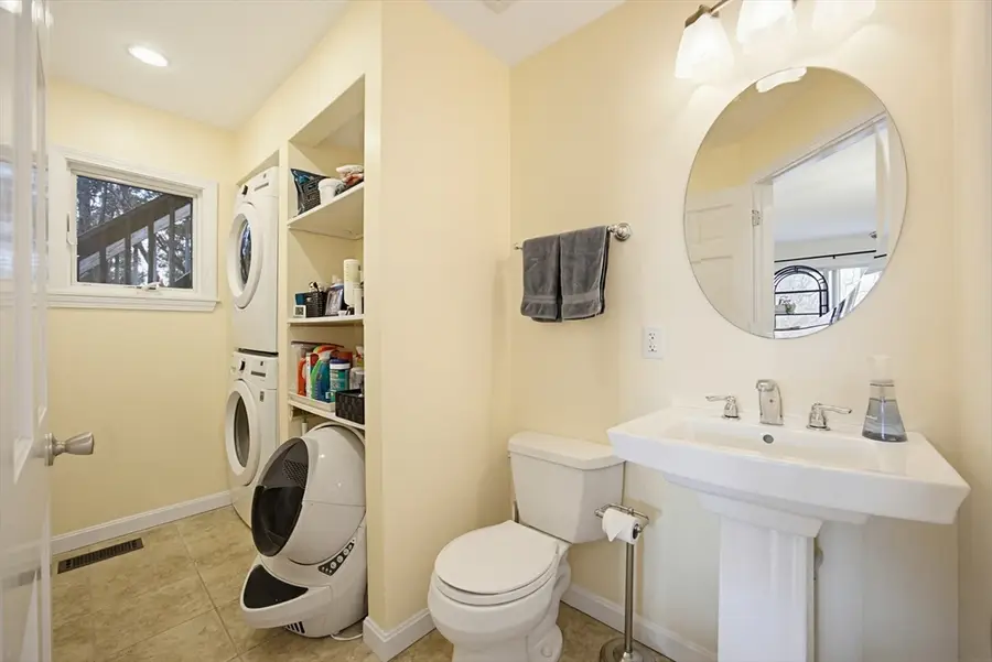 5 Viking St #A, Gloucester, MA 01930 - #3