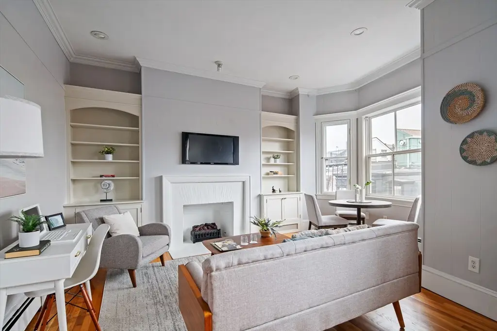 30 Pinckney St #7, Boston, MA 02114 - #1