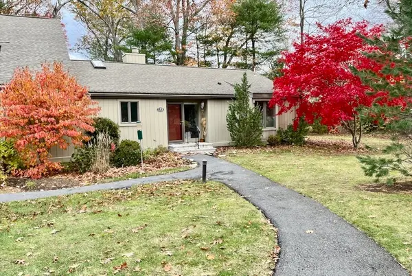 152 Chestnut Cir #152, Lincoln, MA 01773