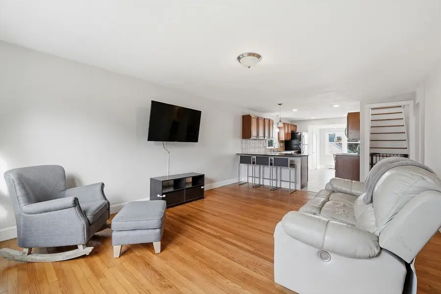 38 White St, Chicopee, MA 01013 - #3