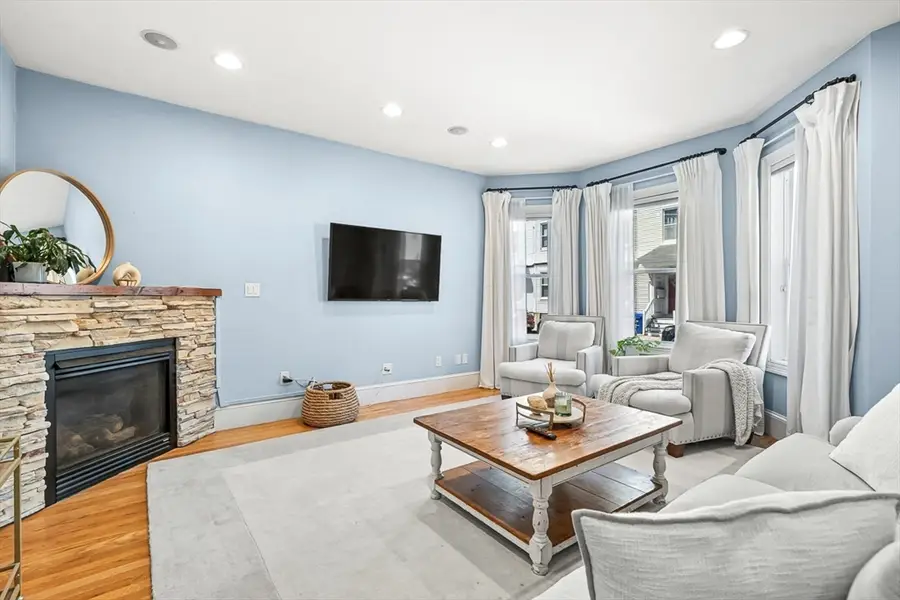 12 I St #1, Boston, MA 02127 - #3