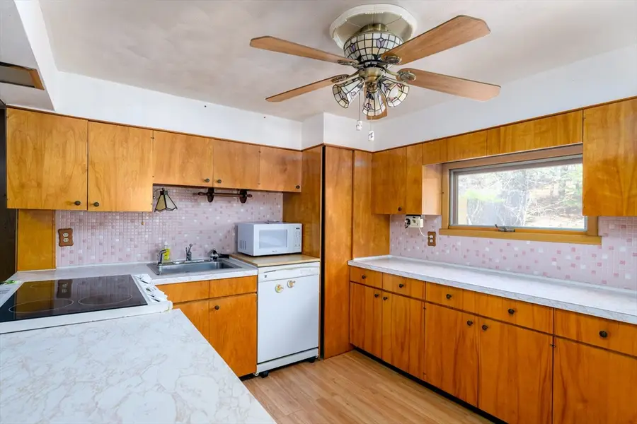 1138 Wachusett St, Jefferson, MA 01522 - #3