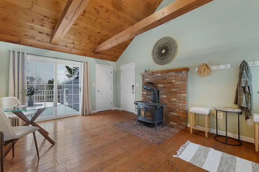 553 Elm St, Marlborough, MA 01752 - #3