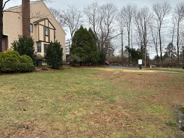 154 Brook Farm Road, Boston, MA 02132