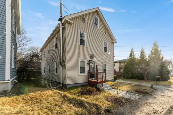 19 Chapel St, Warren, MA 01092