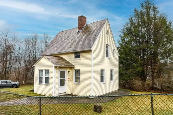 101 Ararat Street, Worcester, MA 01606