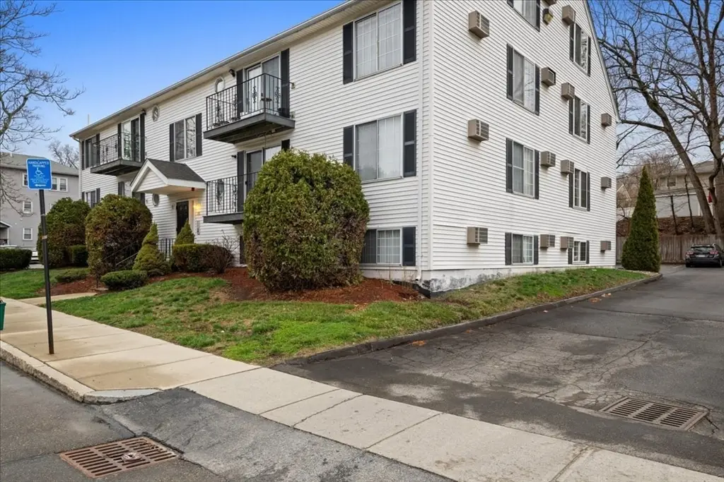 155 Hamilton St #3, Worcester, MA 01604 - #1