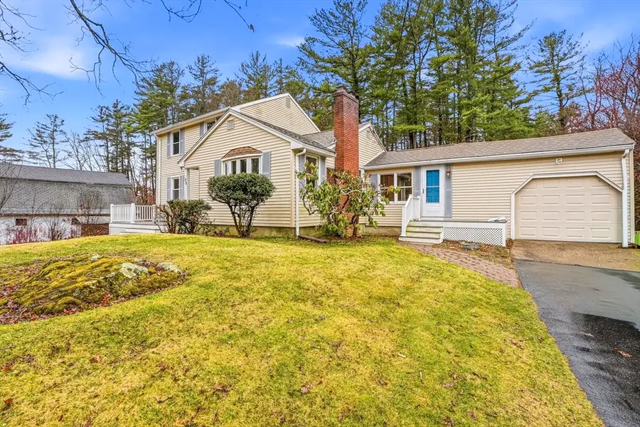 35 Brooks St, Upton, MA 01568 - #2