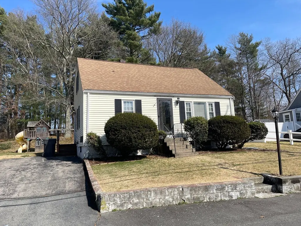 12 Hendricks St, Avon, MA 02322 - #1