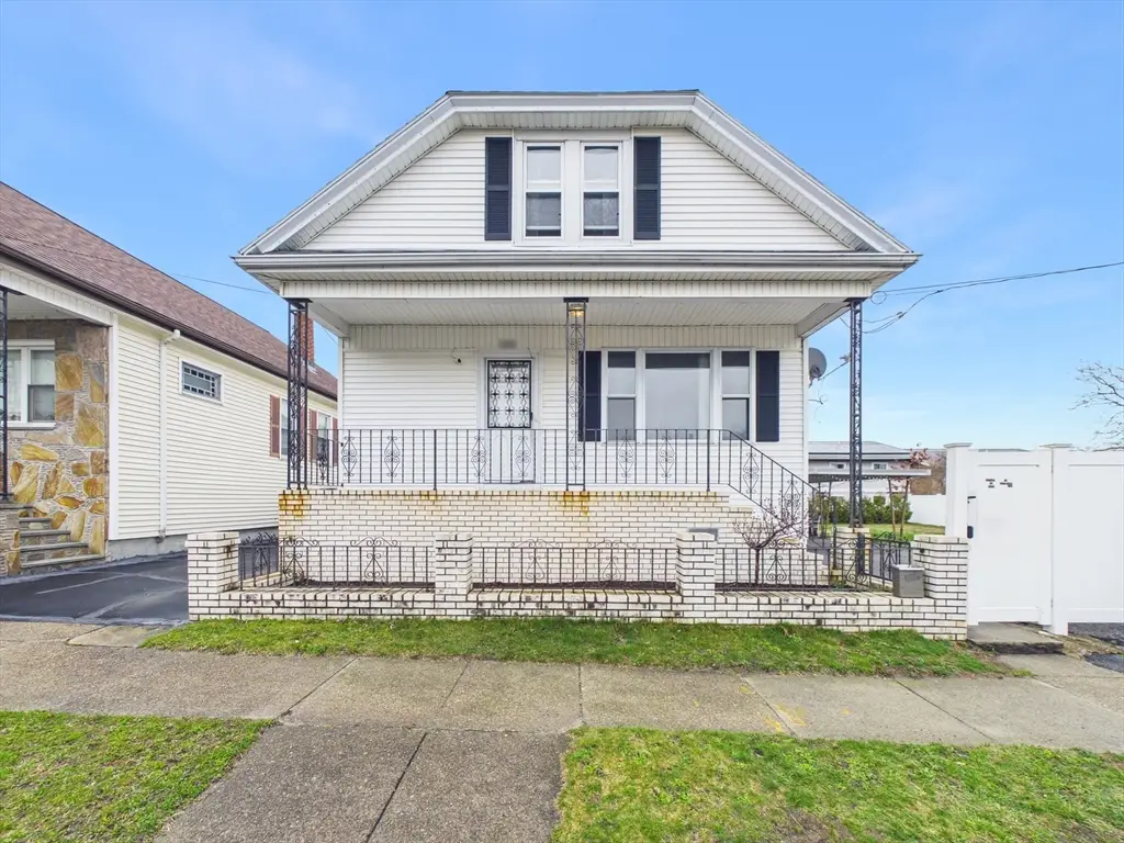 108 Hope St, New Bedford, MA 02745 - #1