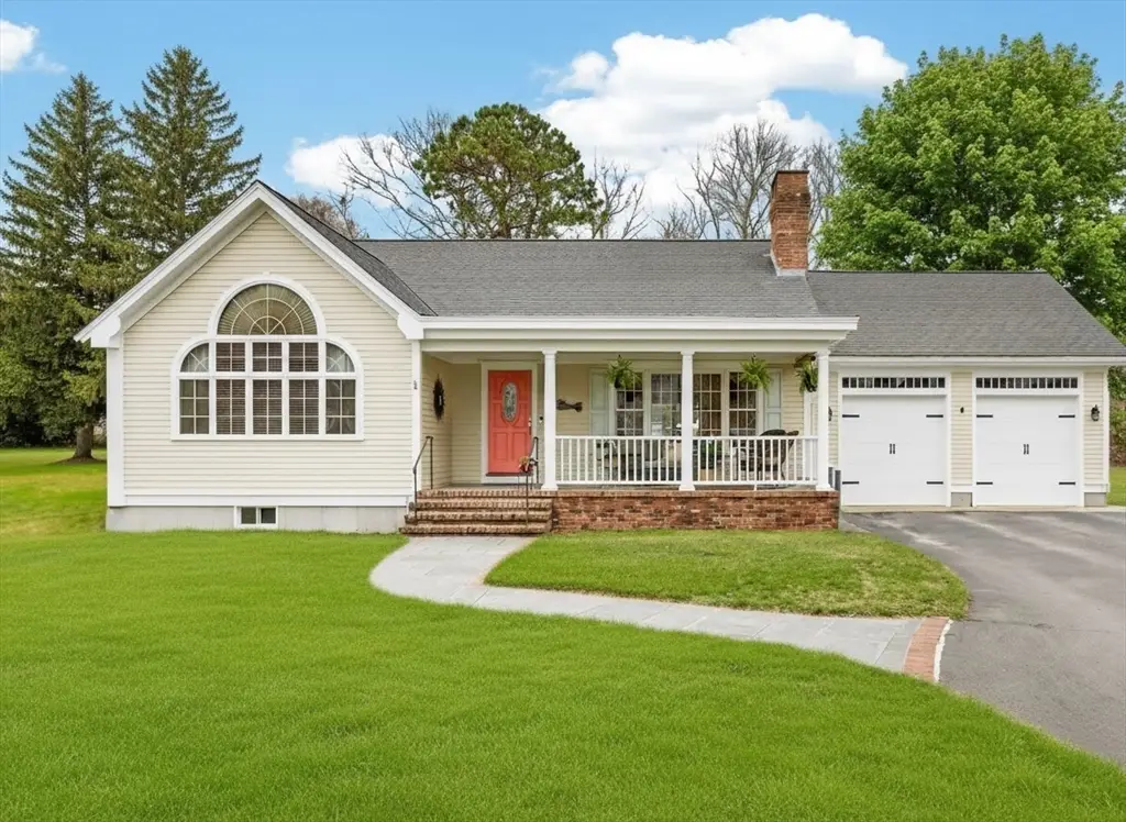 68 Merrimac St, Dartmouth, MA 02748 - #1