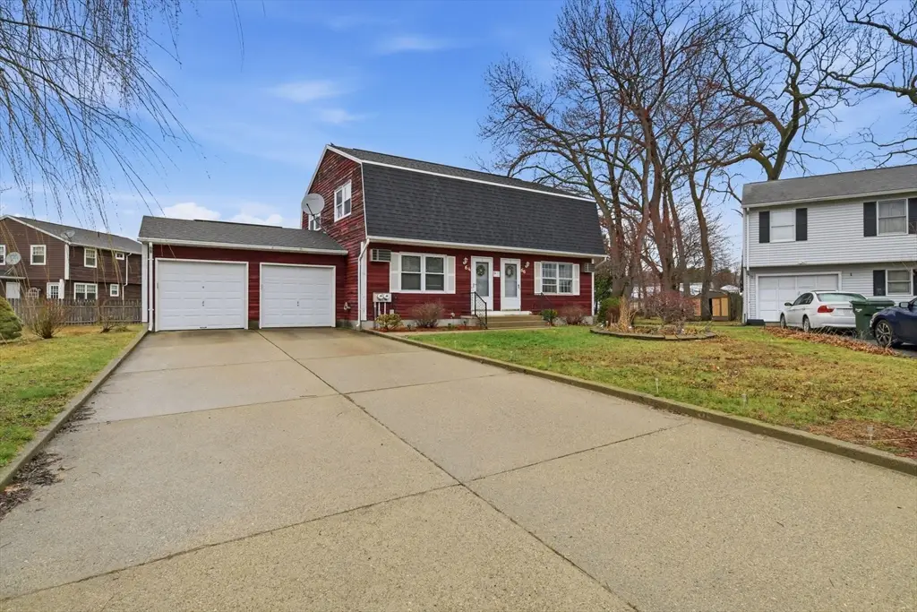 64-66 Ferris St, Springfield, MA 01151 - #1