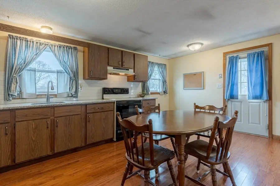 24 Hanson Rd, Saugus, MA 01906 - #3