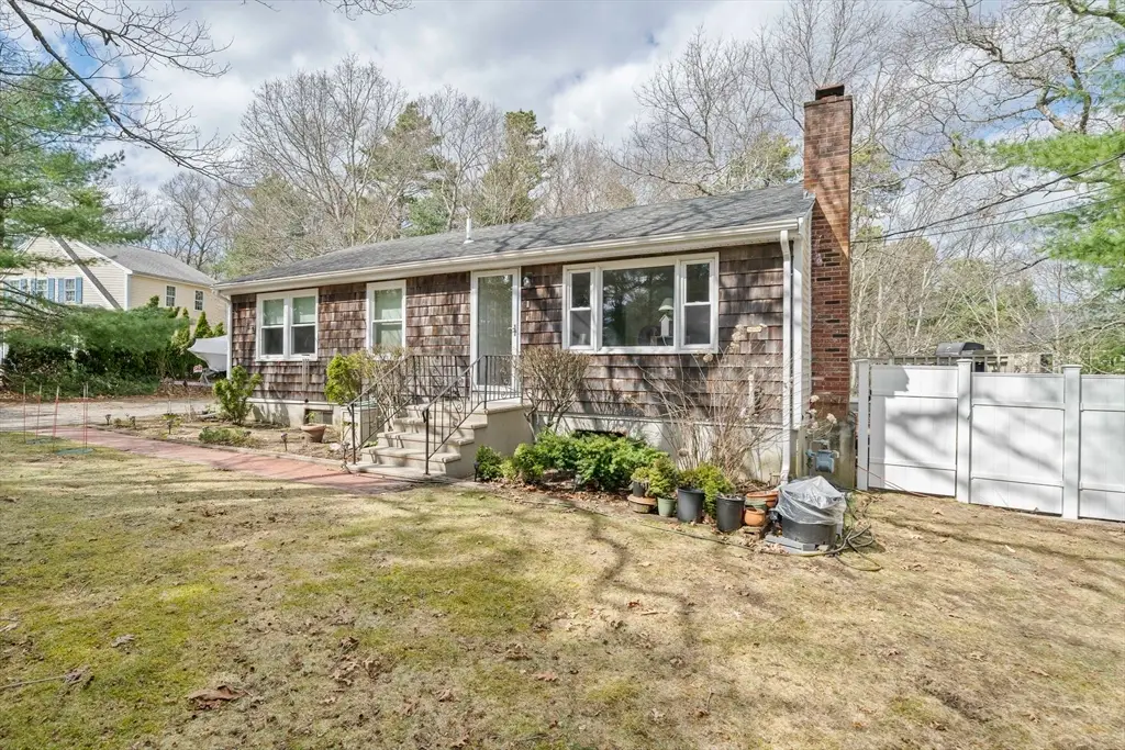 1 Carver Rd, Plymouth, MA 02360 - #1