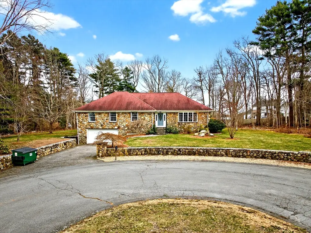 32 Madison Ct, Westport, MA 02790 - #1