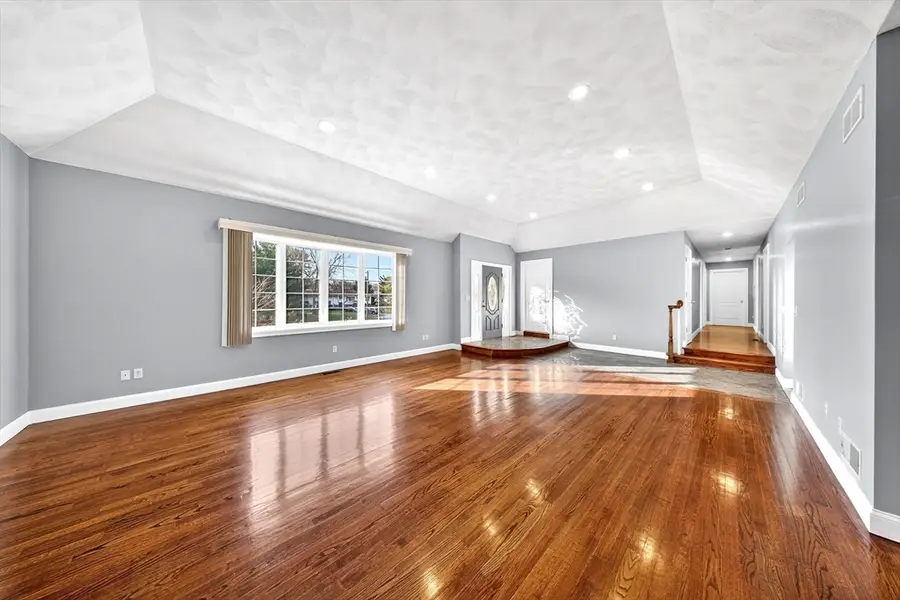 32 Madison Ct, Westport, MA 02790 - #2