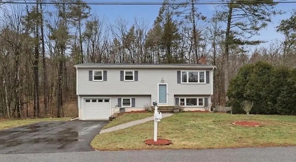 8 Stoneybrook Drive, Sturbridge, MA 01566 - #1
