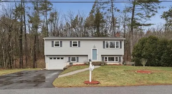 8 Stoneybrook Drive, Sturbridge, MA 01566