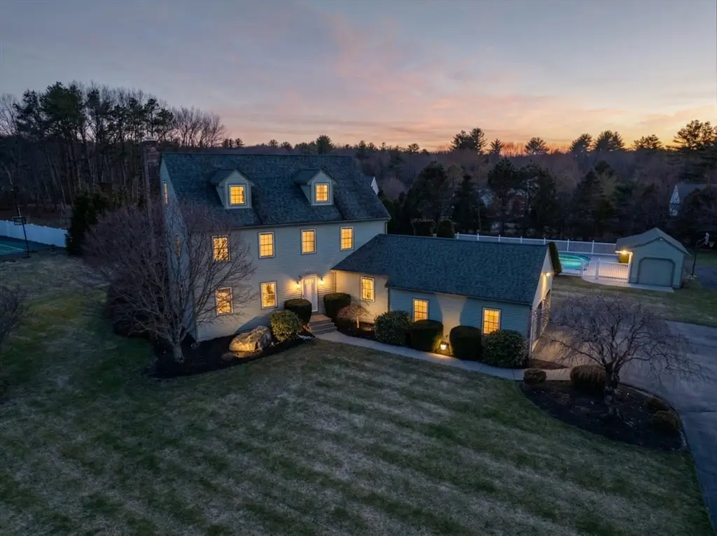 17 Stoneybrook Rd, North Grafton, MA 01536 - #1
