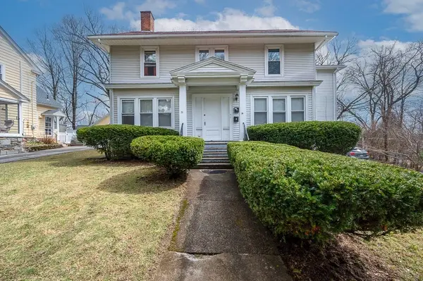 35 Hadwen Ln, Worcester, MA 01609