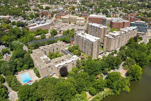 99 Pond Ave #222, Brookline, MA 02445