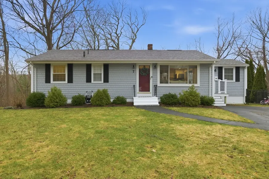 7 Paulette Dr, Danvers, MA 01923 - #2