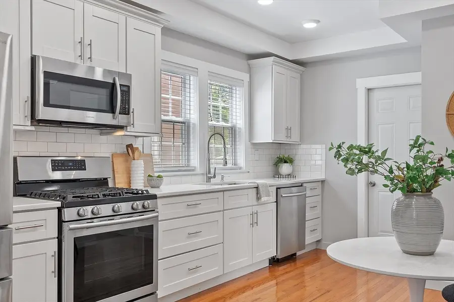 19 Conwell St #1, Somerville, MA 02143 - #3