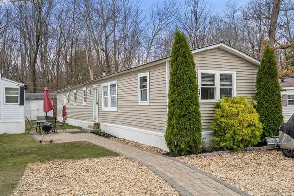 1790 Massachusetts Ave #32, Lunenburg, MA 01462