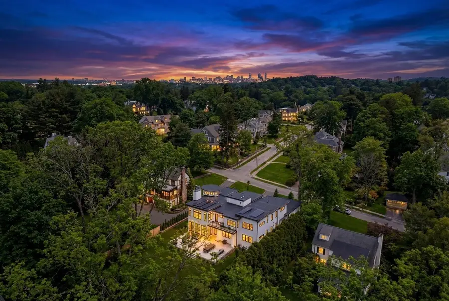 43 Claremont St, Newton, MA 02458 - #3