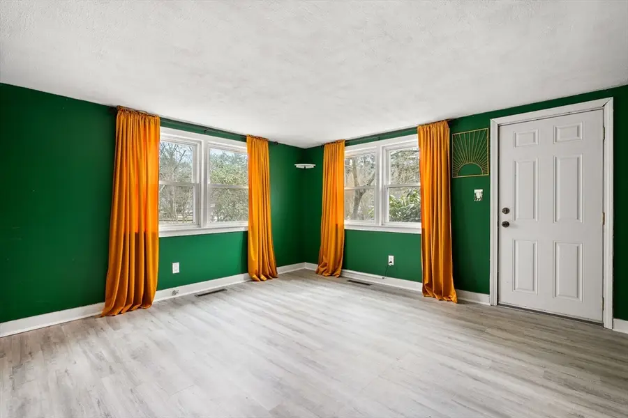 11 Carol Ave, Pembroke, MA 02359 - #3