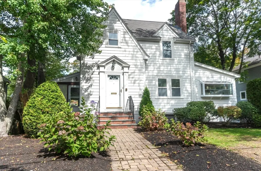 125 Oakdale Rd, Newton, MA 02461 - #1