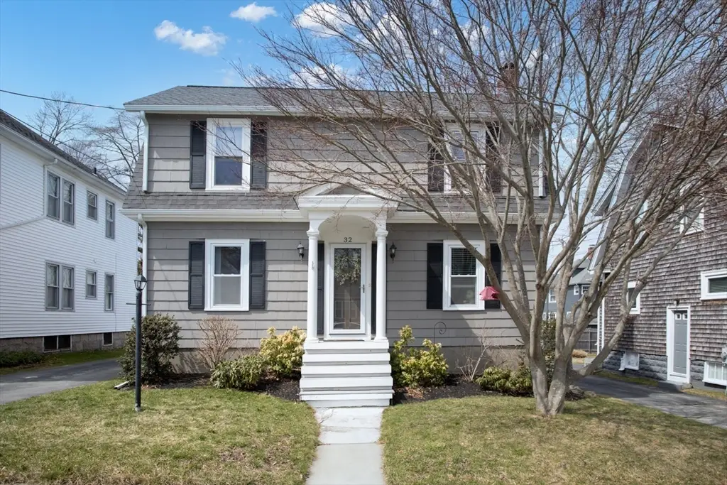 32 Oakland St, Fall River, MA 02720 - #1