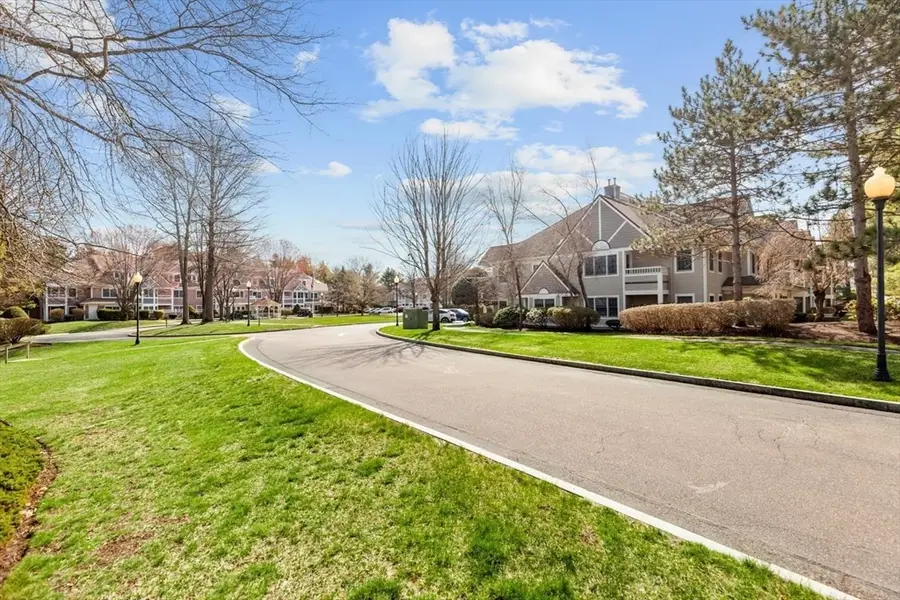 661 Lowell St #16, Lexington, MA 02420 - #3