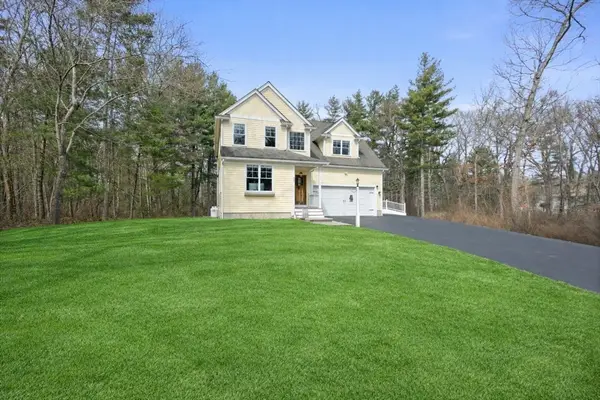 33 Glebe St, Taunton, MA 02780