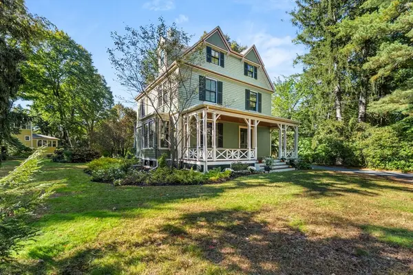 213 School St, Milton, MA 02186