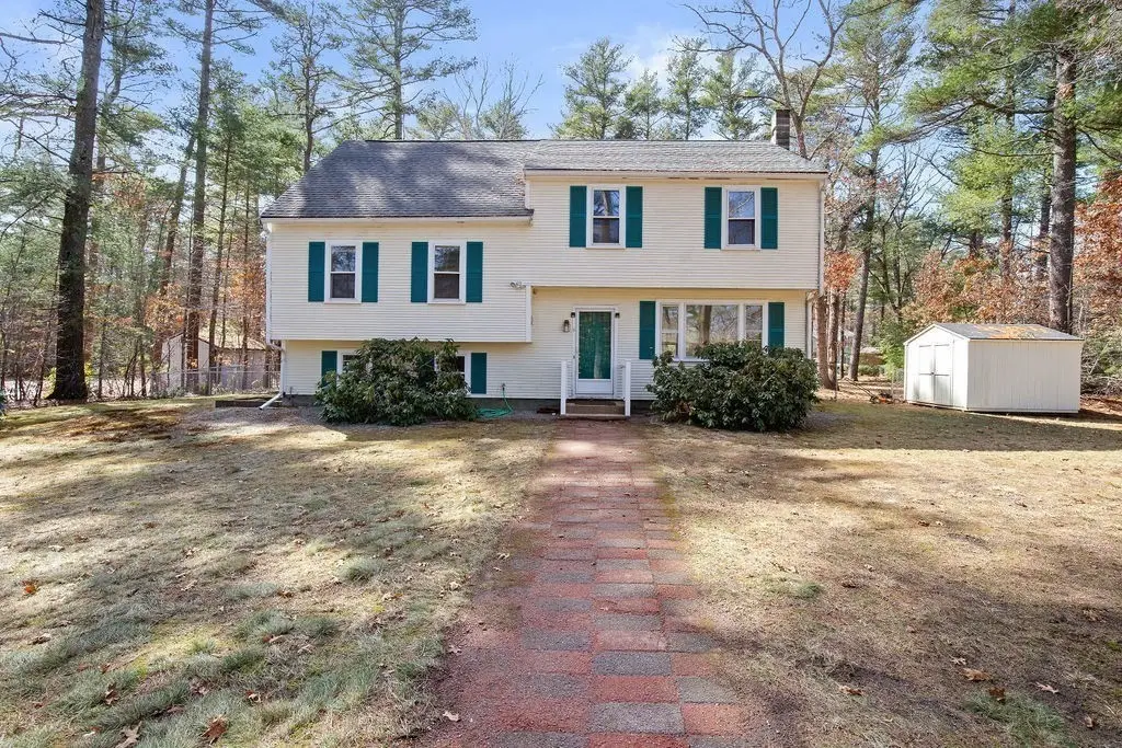 2 Boulton St, Carver, MA 02330 - #1