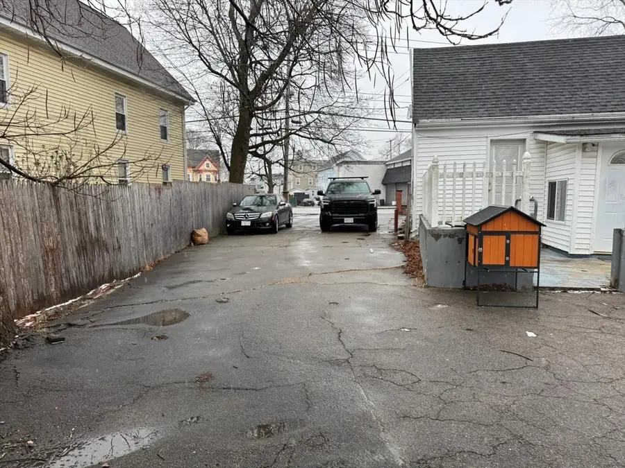 189 Pleasant St, Brockton, MA 02301 - #3