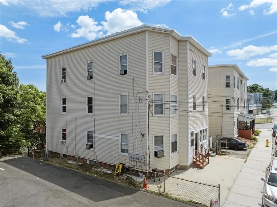 131 Clarendon St, Fitchburg, MA 01420 - #3