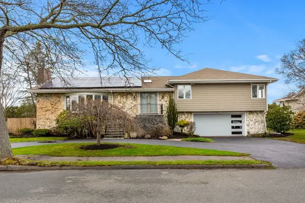 58 Leicester Rd, Marblehead, MA 01945