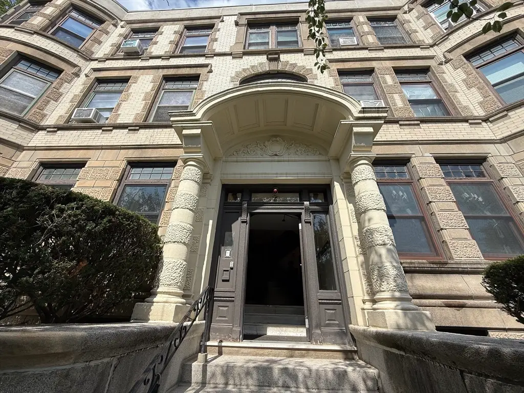 33 Westbourne Ter #3, Brookline, MA 02446 - #1